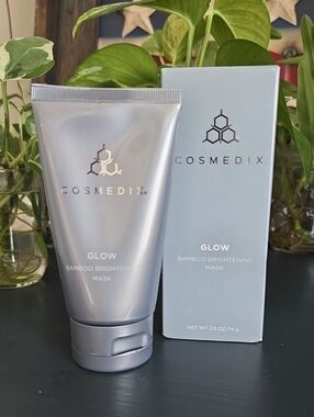 6/8 Cosmedix NWT Glow Bamboo Brightening Mask